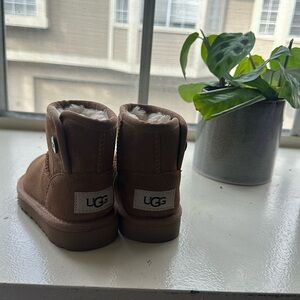 Baby uggs size 7